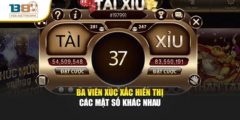   Ba viên xúc xắc hiển thị các mặt số khác nhau